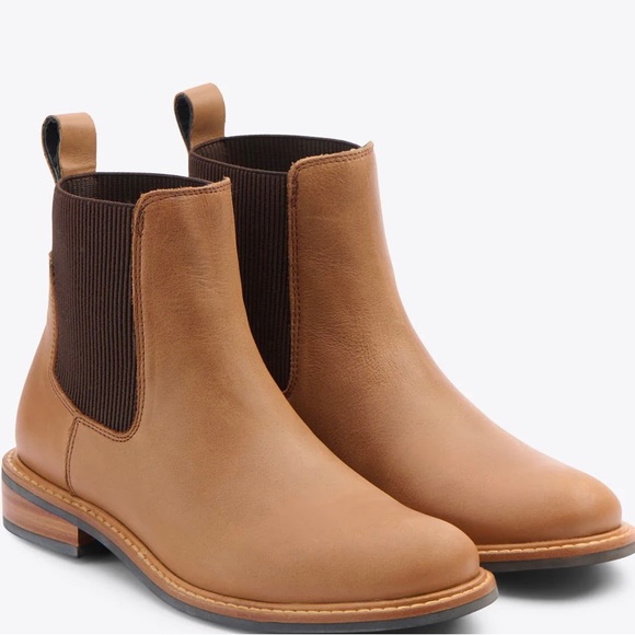 Nisolo Shoes - Nisolo Carmen Chelsea Leather Ankle Booties - Size 8.5